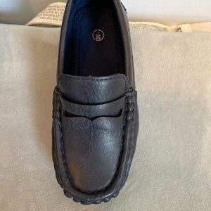 Brand New Navy Blue toddler shoes size 7